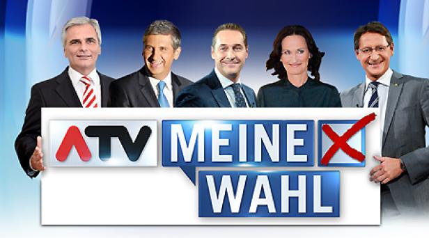 Fünf Personen posieren für „ATV Meine Wahl“ vor blauem Hintergrund.