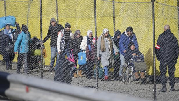 Flüchtlinge: Rund 1000 Ankünfte in Spielfeld erwartet