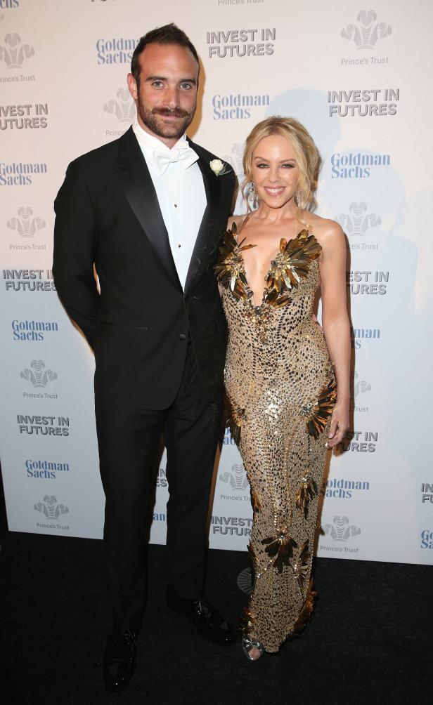 Kylie Minogue: Ist das ein Verlobungsring?
