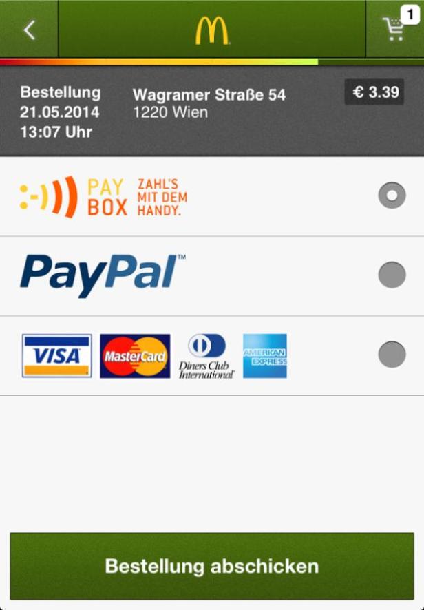 Ein Screenshot der McDonald's App mit verschiedenen Zahlungsoptionen wie PayPal und Kreditkarte.