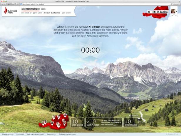 Eine Website mit dem Titel „Mitten im Land“ zeigt eine Berglandschaft.