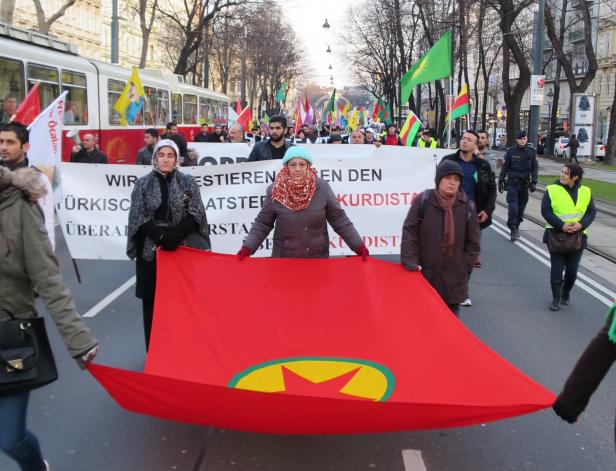 Solidarität mit den Kurdinnen und Kurden