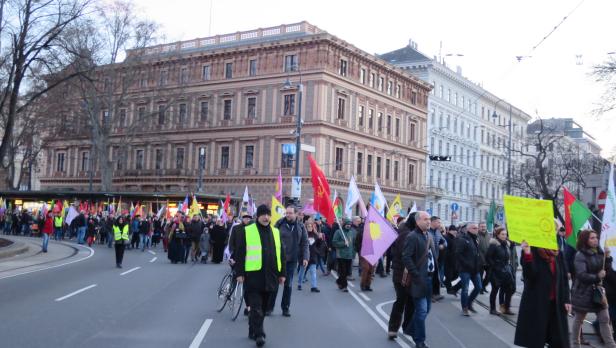Kurden-Demo in Wien: "Kinder, Frauen, Alte getötet"