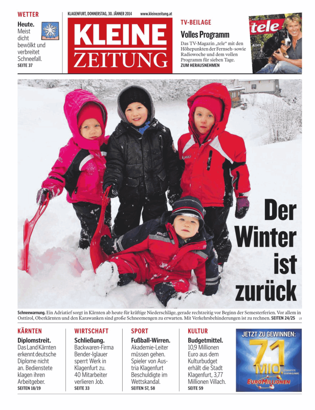 Kinder spielen im Schnee, wie auf der Titelseite der „Kleinen Zeitung“ vom 30. Jänner 2014 zu sehen ist.