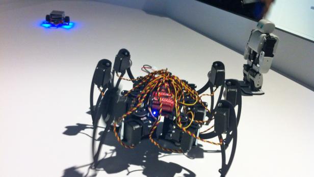 Einblicke in die Ausstellung "Roboter. Mensch und Maschine?