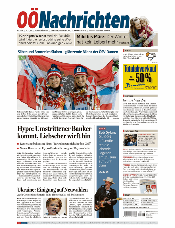 Die österreichischen Ski-Damen Marlies Schild und Kathrin Zettel mit der österreichischen Flagge.