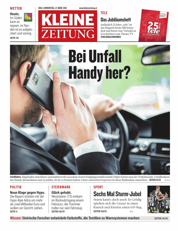 Ein Mann telefoniert während der Fahrt im Auto; Titelseite der Kleinen Zeitung zum Thema Handynutzung am Steuer.