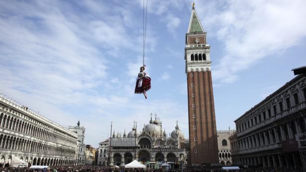 Geheimnisvolle Gestalten am Karneval in Venedig