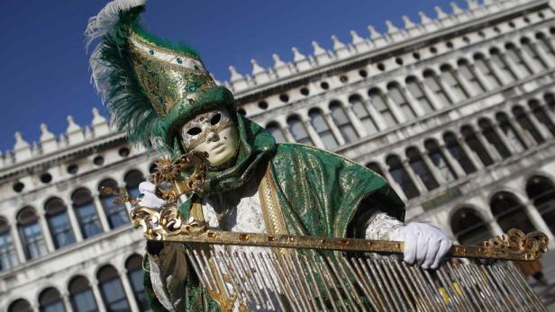 Geheimnisvolle Gestalten am Karneval in Venedig