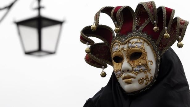 Geheimnisvolle Gestalten am Karneval in Venedig