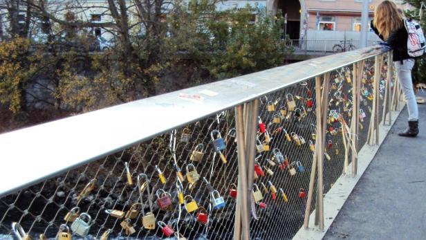 "Lovelocks": Wenn die Liebe ins Schloss fällt