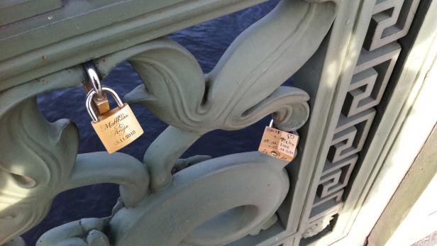 "Lovelocks": Wenn die Liebe ins Schloss fällt