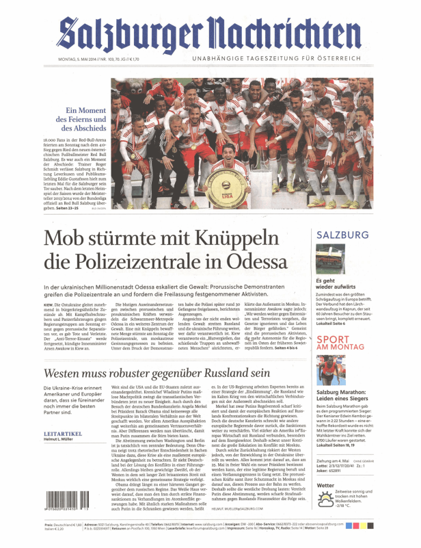 Die Fußballmannschaft von Red Bull Salzburg feiert den Gewinn der österreichischen Meisterschaft 2013/2014.