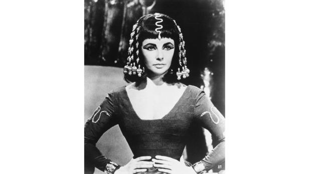 Elizabeth Taylor in ihrer Rolle als Kleopatra in dem gleichnamigen Film.