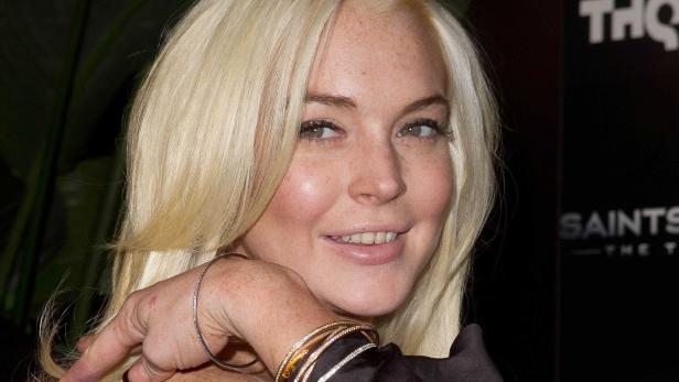 Lindsay Lohan macht sich gut im Leichenschauhaus