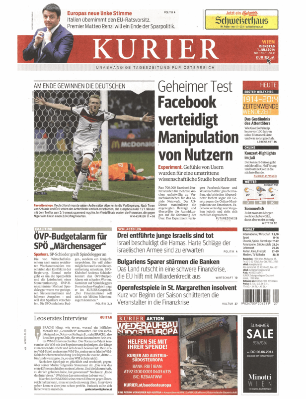 Ein deutscher Fußballspieler jubelt vor einem Tornetz.