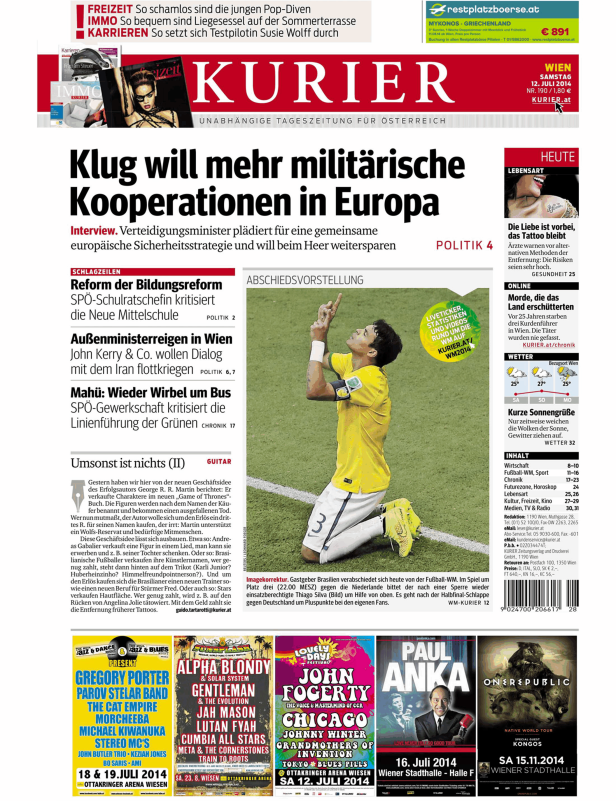 Der brasilianische Fußballspieler Thiago Silva blickt während eines Spiels nach oben.