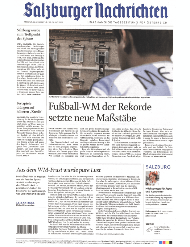 Argentinische Fußballfans hoffen im Vatikan auf Beistand für ihr Team, während Papst Franziskus zusieht.