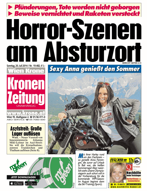 Anna Fenninger genießt den Sommer auf einer Harley-Davidson vor einer Bergkulisse.