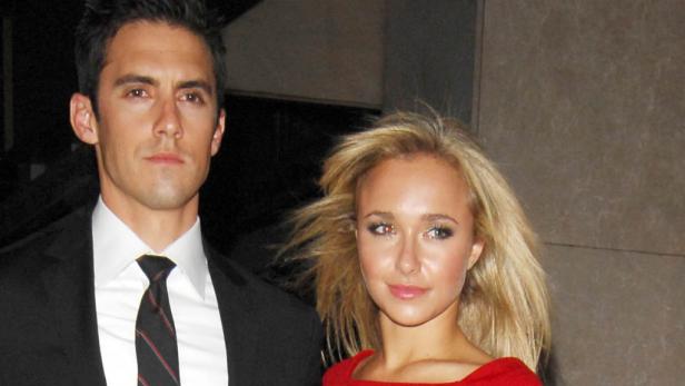Milo Ventimiglia und Hayden Panettiere posieren zusammen.