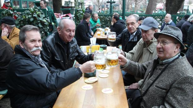 Schweizerhaus: Im Prater schäumt das Bier