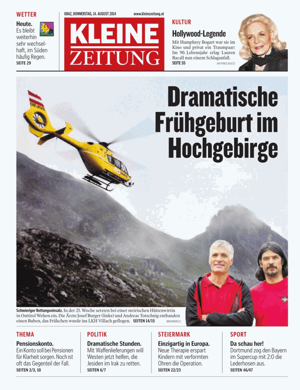 Ein gelber Rettungshubschrauber fliegt vor einer Bergkulisse. Ärzte führten eine Frühgeburt im Hochgebirge durch.