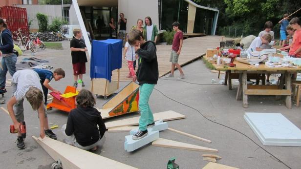 Lichtblick in städtischer Problemzone: Kunstschule hellt den Park auf