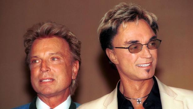 Thomas Gottschalk und Wolfgang Joop posieren nebeneinander.