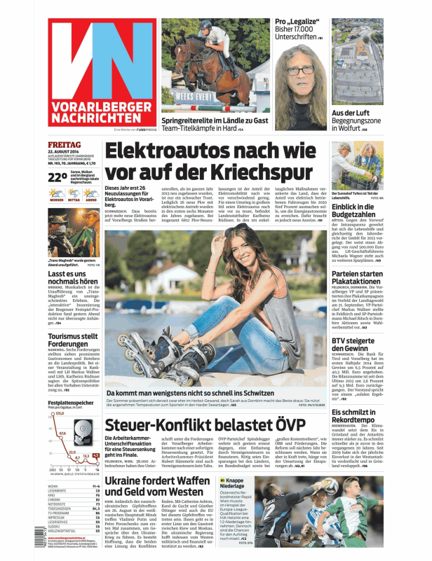 Eine Frau auf Inlineskates in der Nähe des Harder Seeanlagen in Vorarlberg.