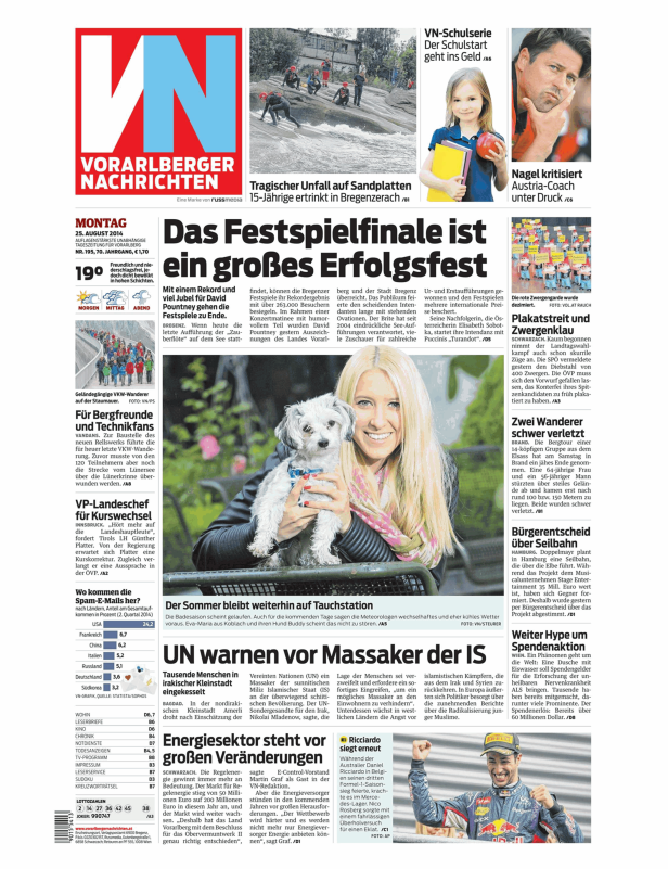 Eva-Maria aus Koblach mit ihrem Hund Buddy auf einer Zeitungsseite der Vorarlberger Nachrichten.