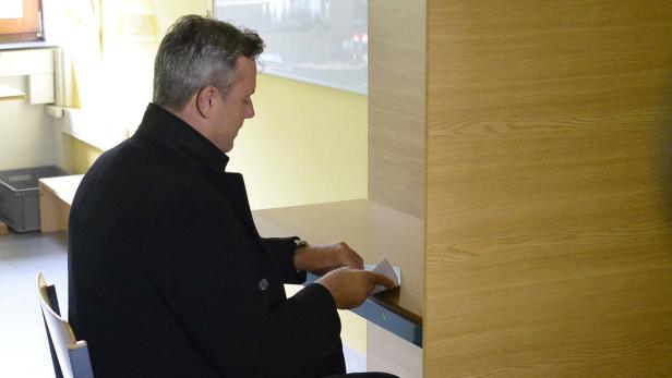 Hofburg-Kandidaten gaben ihre Stimmen ab