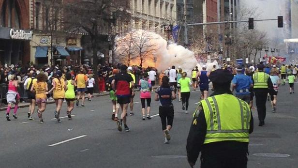 Kopie von Explosionen erschüttern Boston