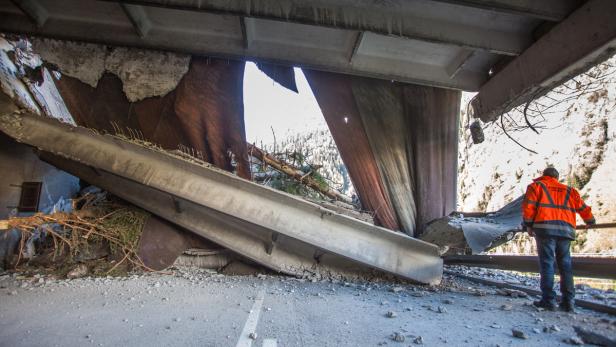 Felssturz: Felbertauern-Straße auf Teilstück völlig zerstört