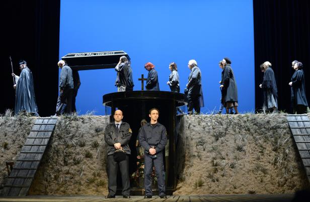 Szenenfotos: "Haben" im Volkstheater