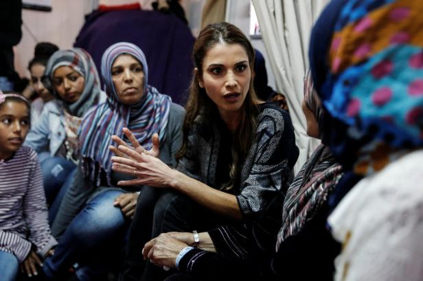Königin Rania besucht Flüchtlinge auf Lesbos