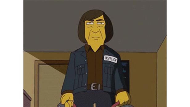 Ein gelber Cartoon-Charakter mit einem „Inspector“-Abzeichen steht mit einem mürrischen Gesichtsausdruck da.