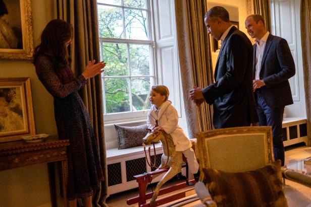 Royals kaschieren rassistisches Bild für Obama-Besuch