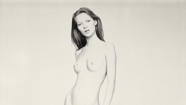 Ein Schwarz-Weiß-Porträt von Kate Moss.