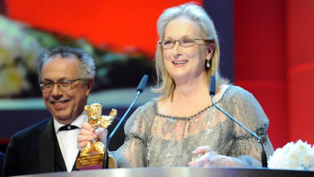 Meryl Streep mit einem Goldenen Bären bei der Berlinale.