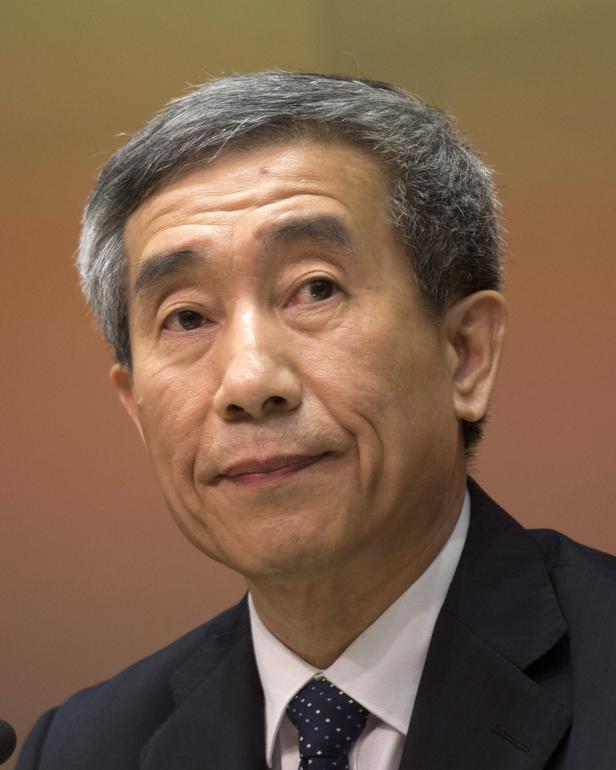 Volkskongress-Abgeordneter Li Fei Ein Mann mit grauem Haar und dunklem Anzug blickt in die Kamera.