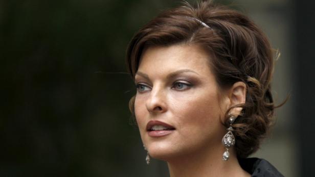 Ex-Model Linda Evangelista will 50 Millionen Dollar nach verpfuschtem Beauty-Eingriff