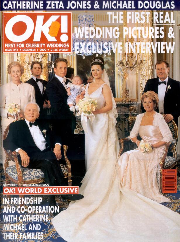 Das Cover des OK!-Magazins zeigt Catherine Zeta-Jones, Michael Douglas und ihre Familien bei ihrer Hochzeit.