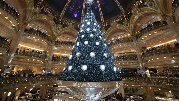FRANCE CUSTOMS CHRISTMAS SHOWCASE FRANCE CUSTOMS CHRISTMAS SHOWCASE