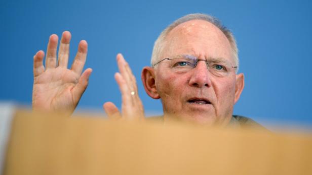 Wolfgang Schäuble Wolfgang Schäuble gestikuliert während einer Rede.