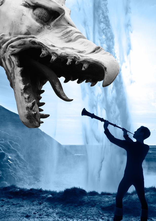 Ein Mann spielt vor einem Wasserfall auf einem langen Horn, über ihm ein Drachenkopf.