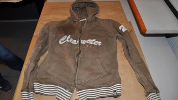 Die Jacke, in die das Neugeborene gewickelt war