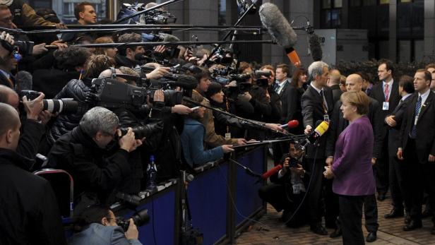 Alles dreht sich um „Madame Europa“: Die deutsche Bundeskanzlerin Angela Merkel steht im Zentrum des EU-Gipfels in Brüssel Van Rompuy zum ersten Euro-Chef gewählt