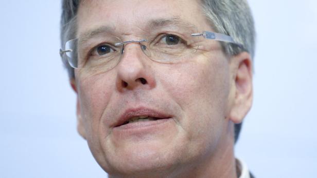 Nahaufnahme eines Mannes mit Brille.