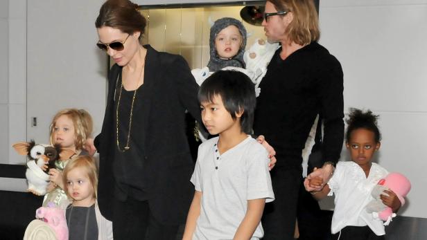 Jolie engagiert ihren Sohn als Filmassistenten