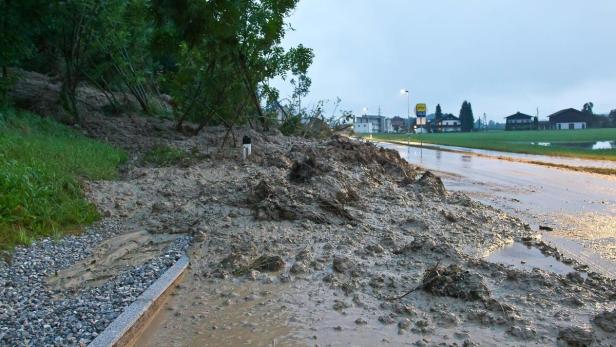 Unwetter: Keller und Tiefgaragen unter Wasser | kurier.at